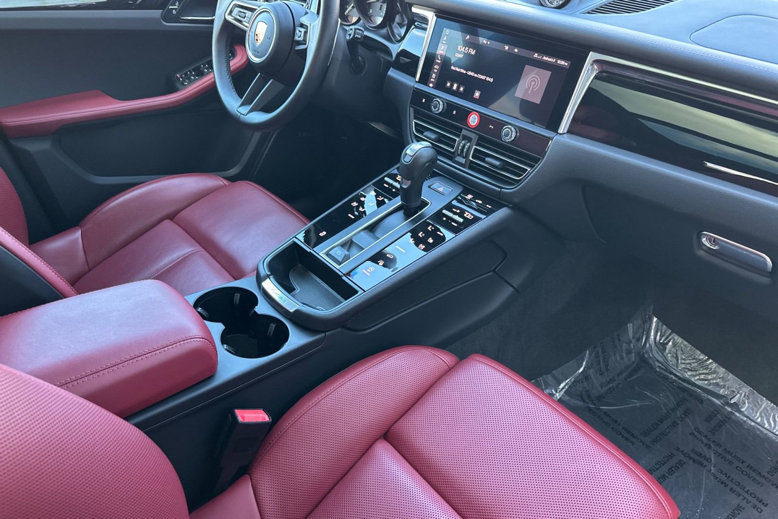 Used 2025 Porsche Macan image 18