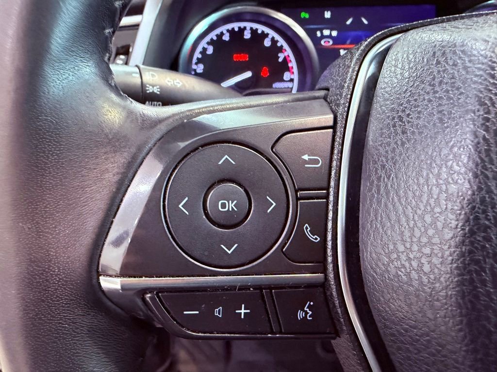 Used 2018 Toyota Camry XLE image 21