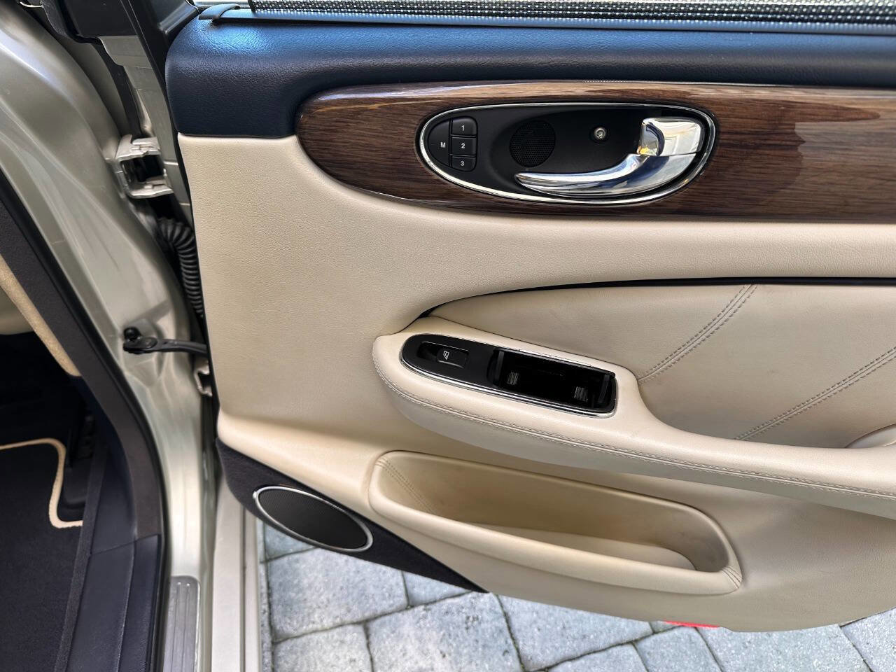 Used 2009 Jaguar XJ Vanden Plas Super V8 Portfolio image 77