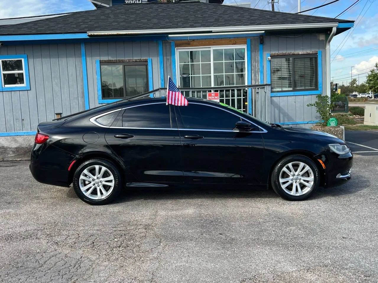 Used 2015 Chrysler 200 Limited image 5
