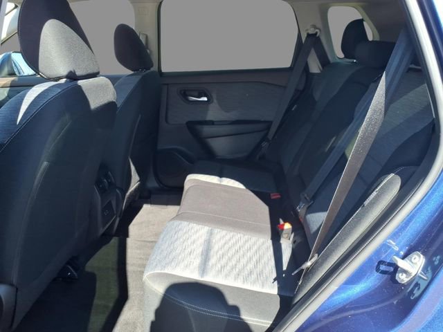 Used 2023 Nissan Rogue SV image 5