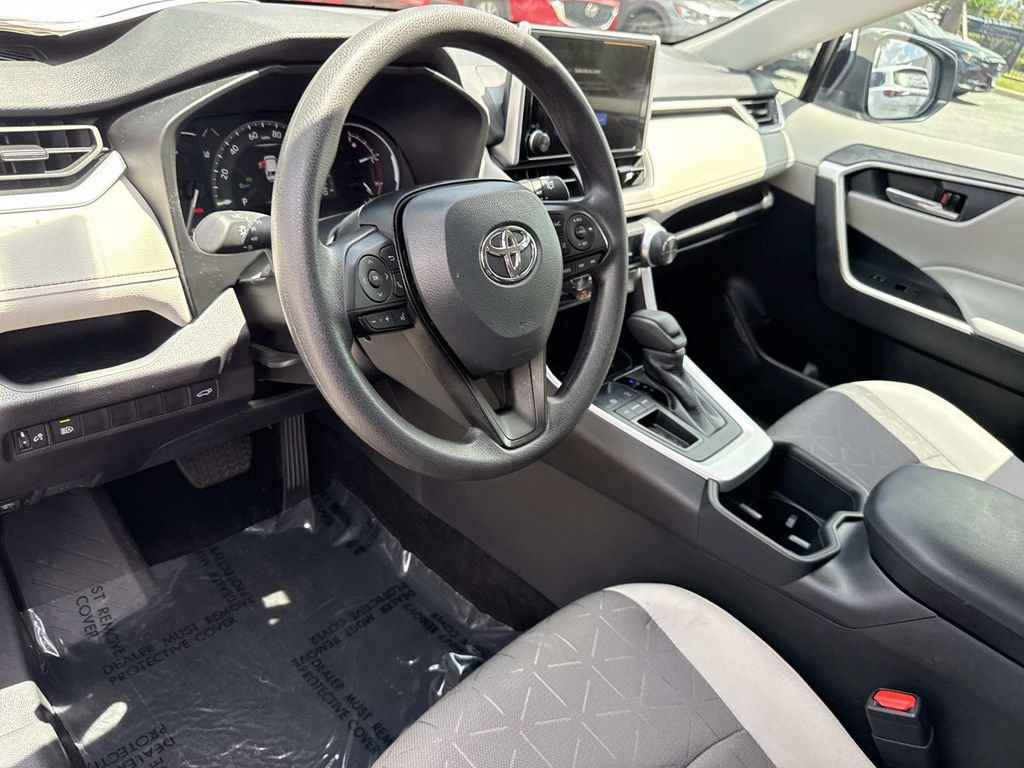 Used 2025 Toyota RAV4 XLE w/ Convenience Package FWD image 22