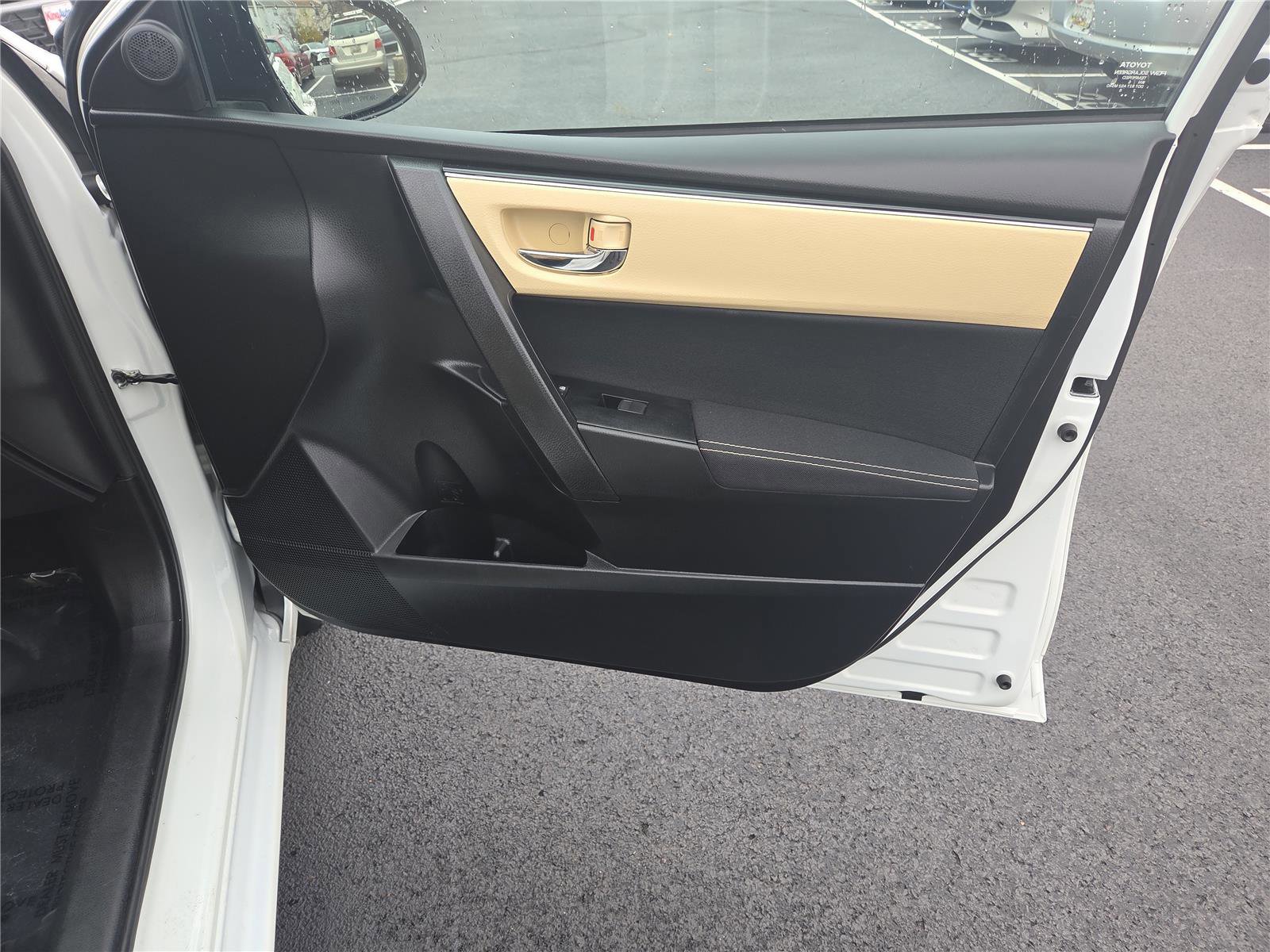 Used 2017 Toyota Corolla LE image 25