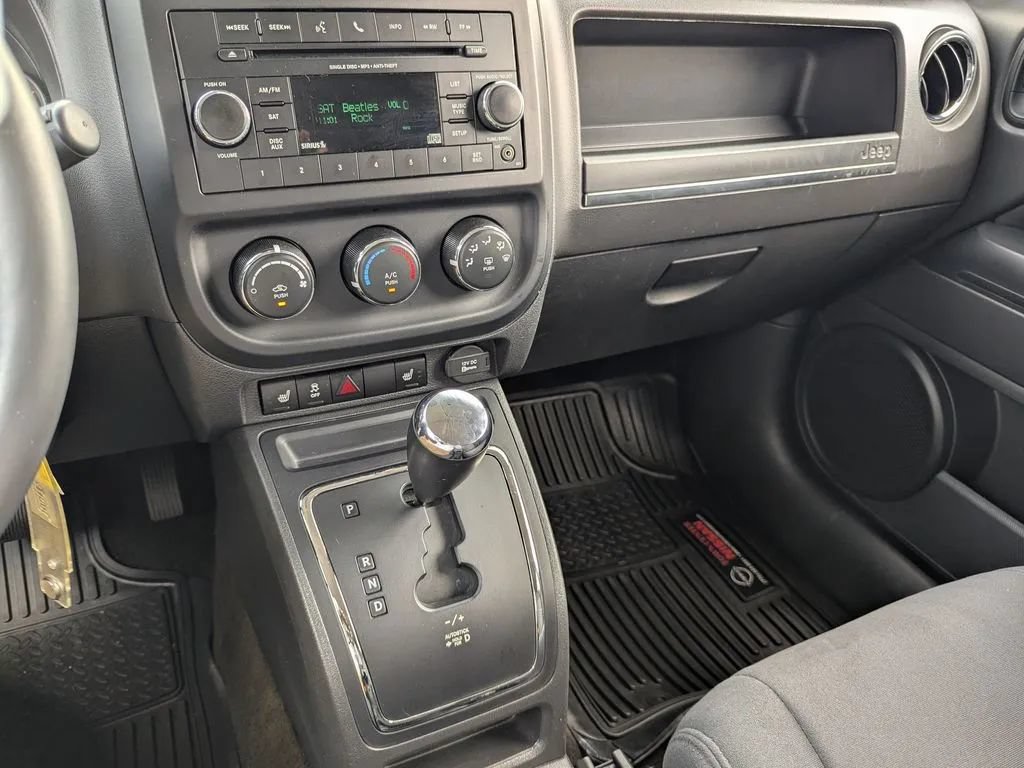 Used 2016 Jeep Patriot Latitude FWD image 24