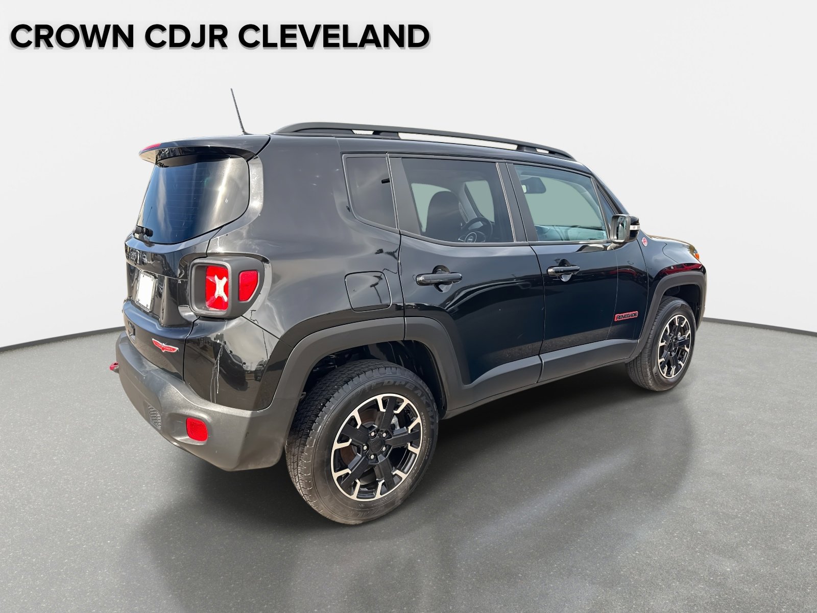 Used 2023 Jeep Renegade Trailhawk image 4