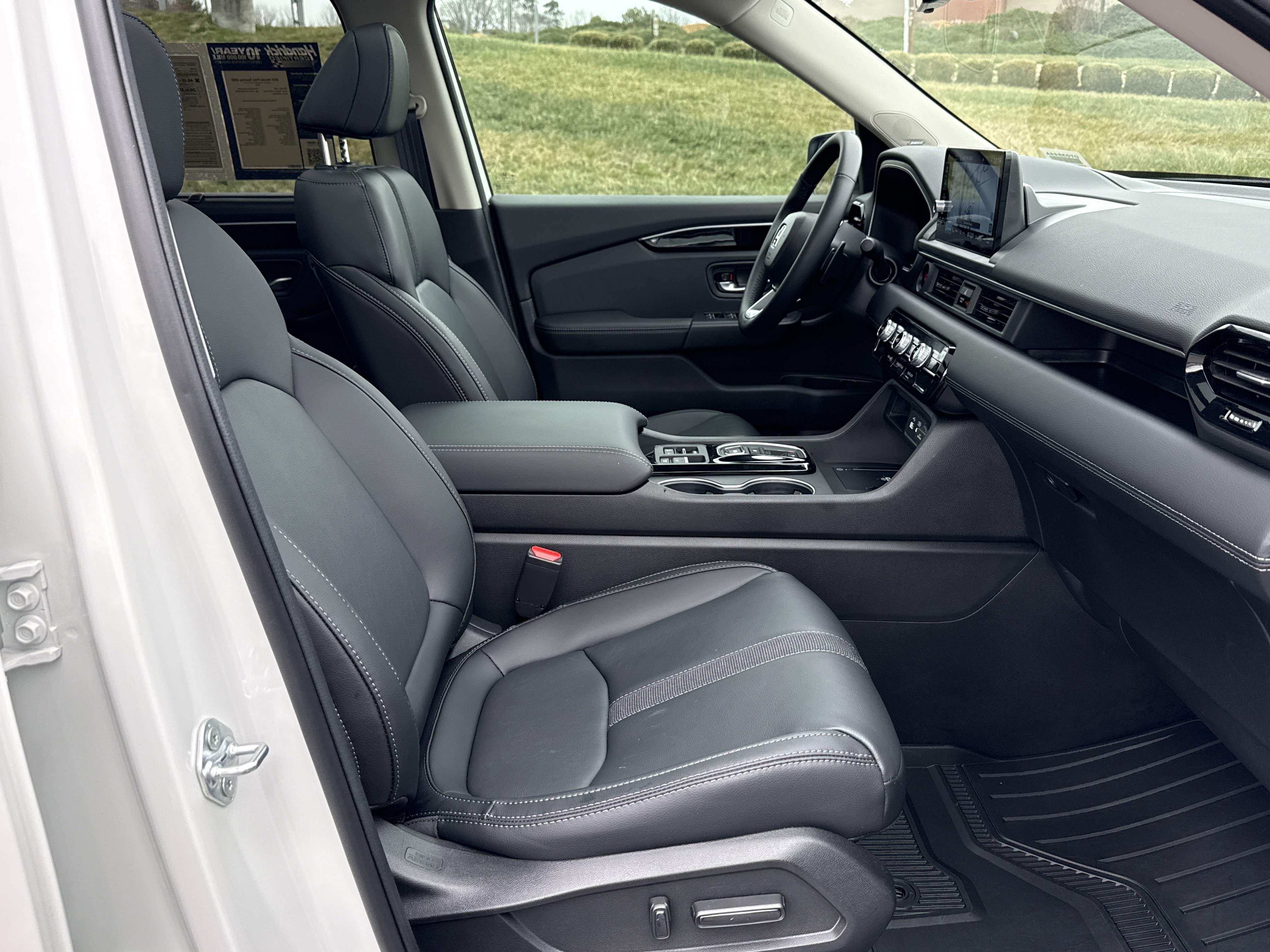 Certified 2025 Honda Pilot Touring image 34