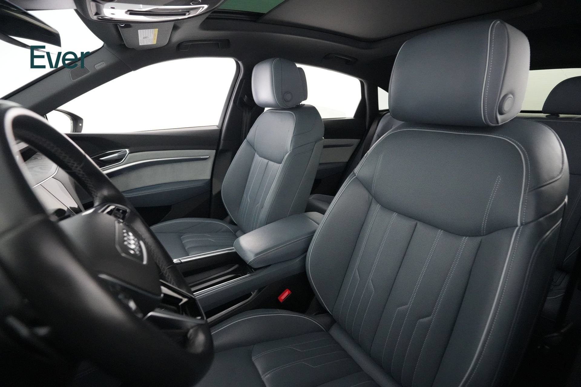 Used 2022 Audi e-tron Prestige AWD/4WD image 4