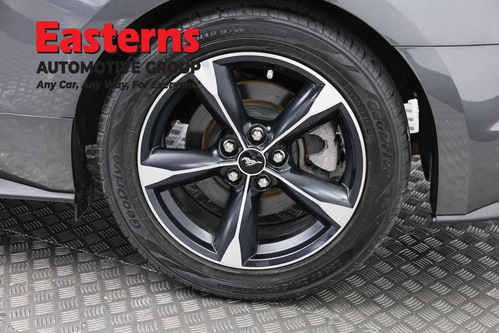 Used 2019 Ford Mustang Coupe RWD image 30