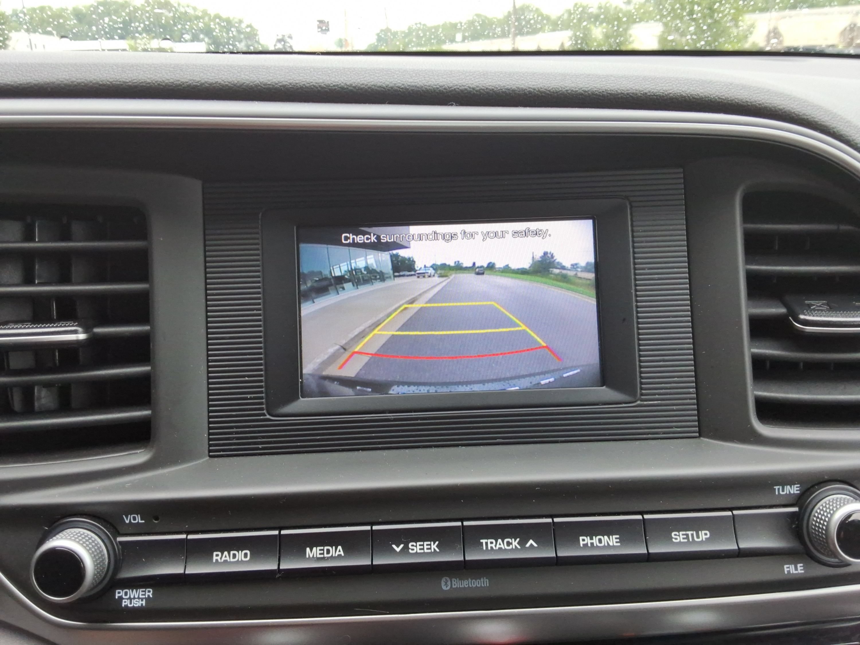 Used 2020 Hyundai Elantra SE FWD image 16