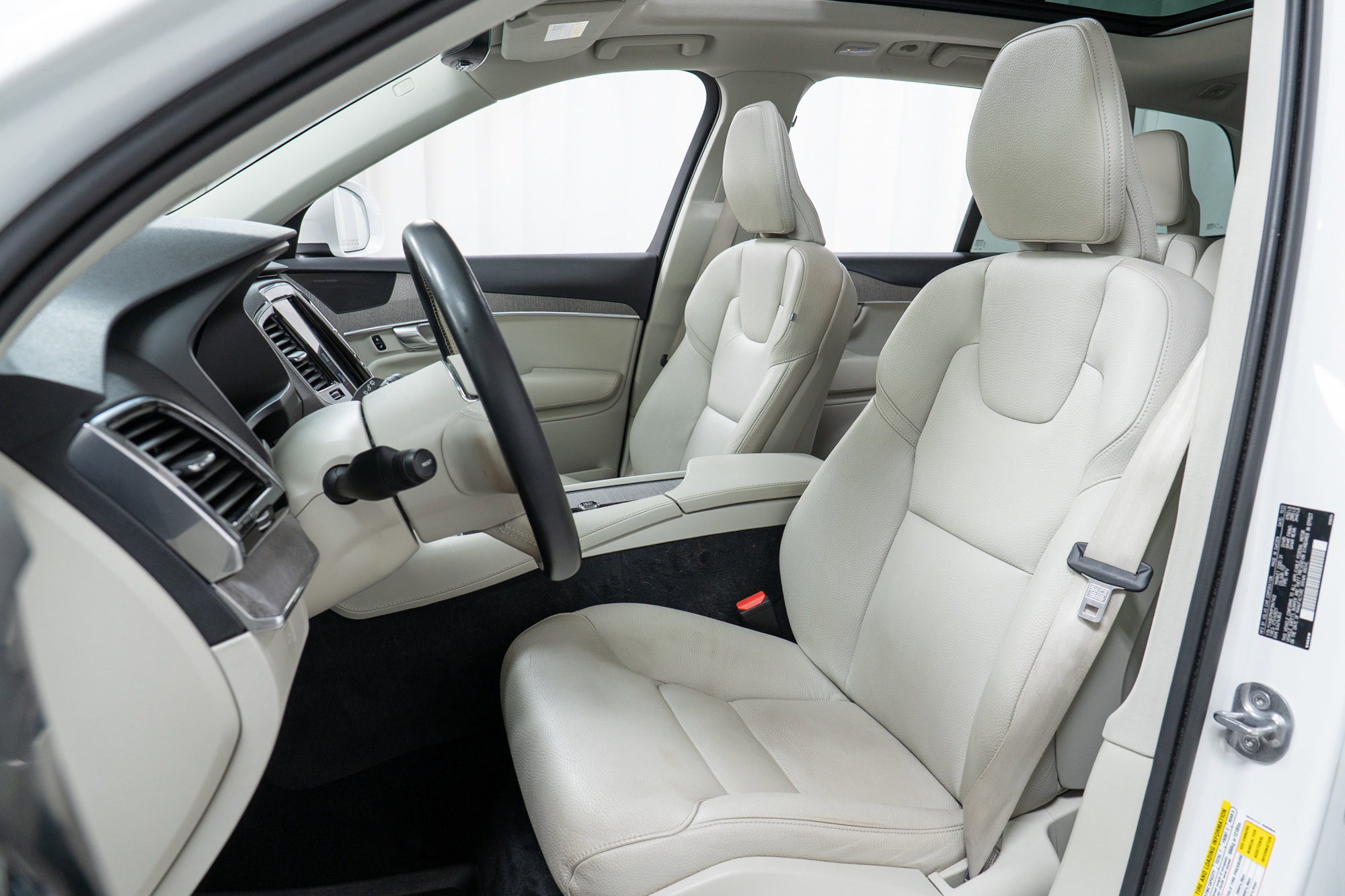 Certified 2023 Volvo XC90 B6 Plus w/ Protection Package Premier image 13