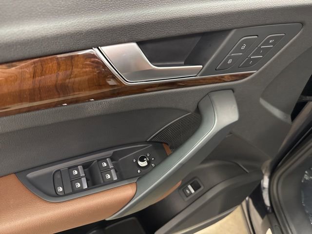 Used 2018 Audi Q5 2.0T Premium Plus w/ Premium Plus Package image 17