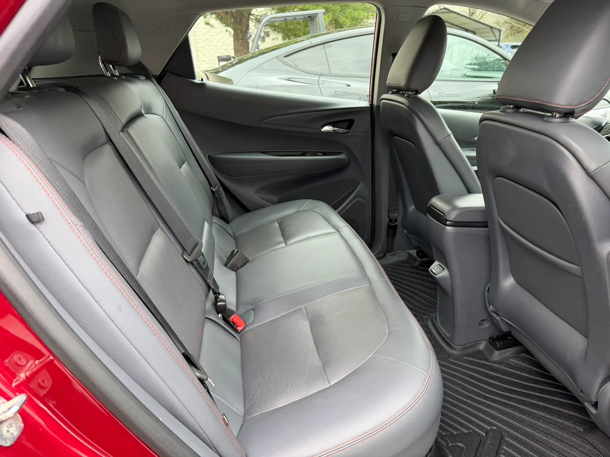 Used 2019 Chevrolet Bolt Premier w/ Infotainment Package image 21