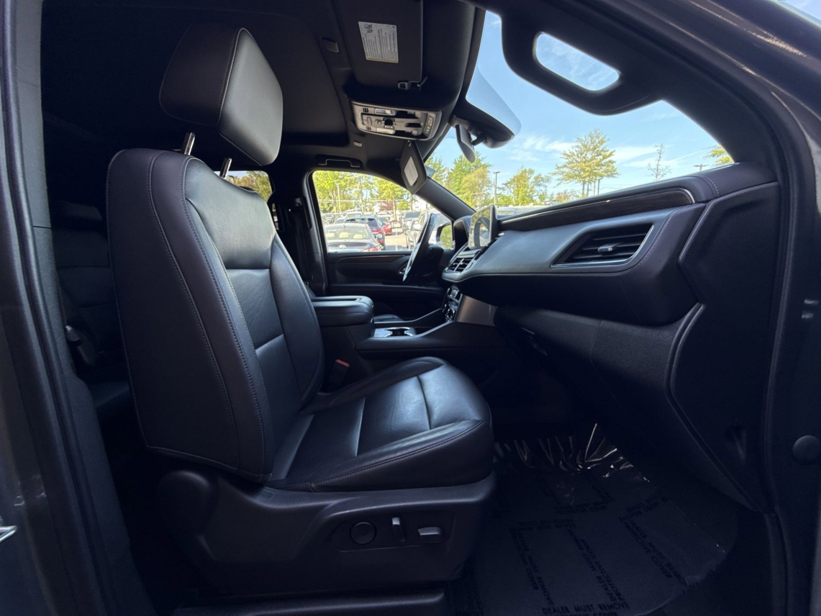 Used 2021 Chevrolet Tahoe Z71 w/ Z71 Signature Package AWD/4WD image 28