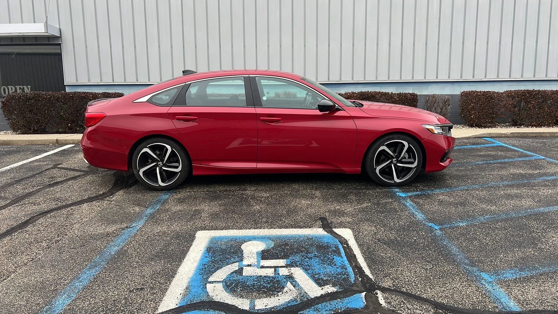 Used 2021 Honda Accord Sport image 3