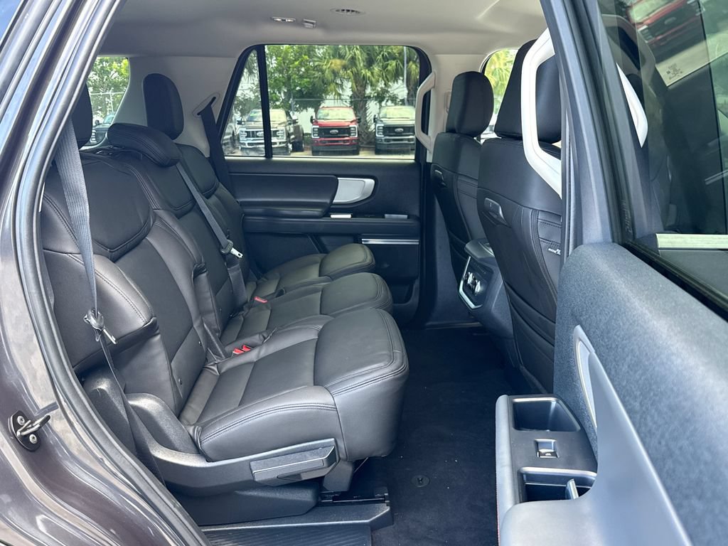 Used 2025 Ford Expedition Active RWD image 30