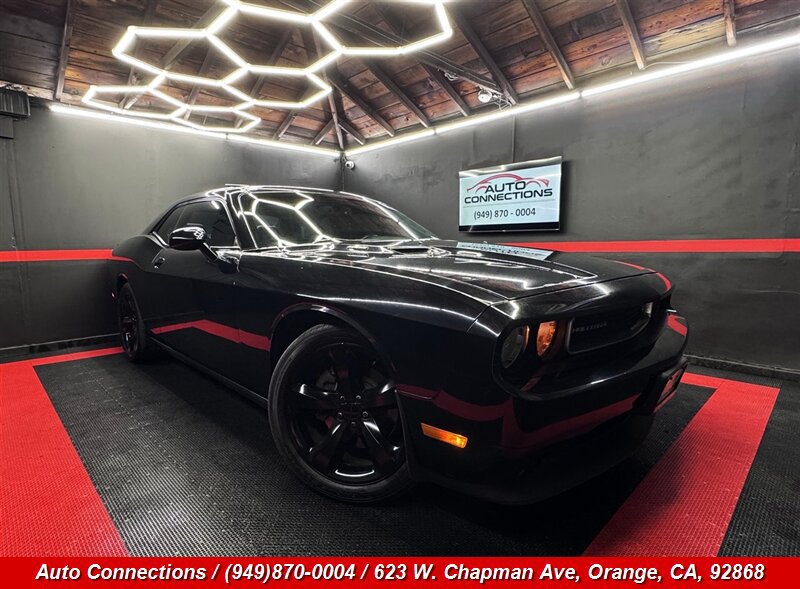 Used 2013 Dodge Challenger R/T Plus RWD image 1