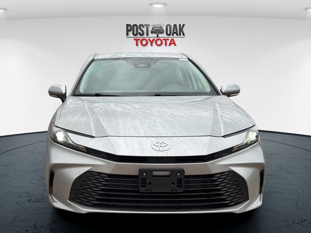 Used 2025 Toyota Camry LE image 2