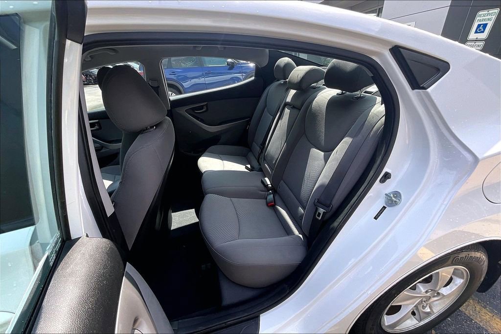 Used 2015 Hyundai Elantra SE FWD image 29