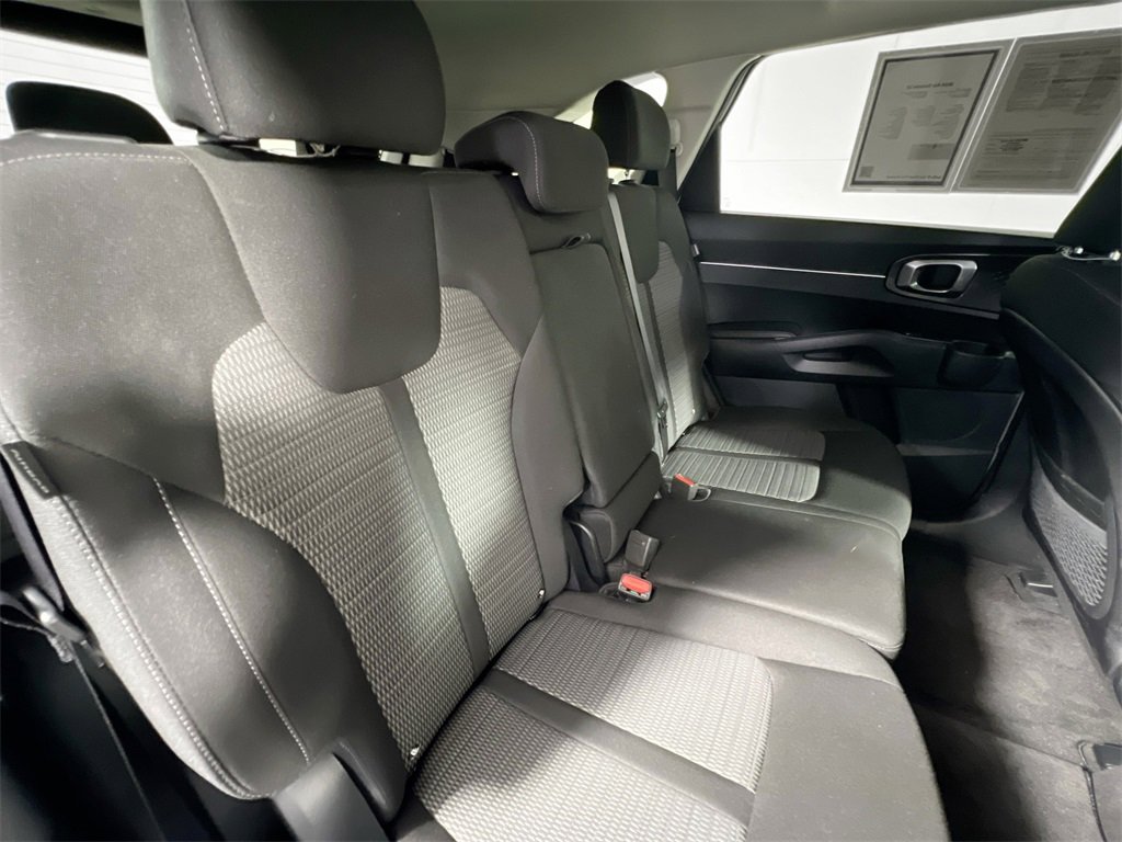 Certified 2024 Kia Sorento LX image 26