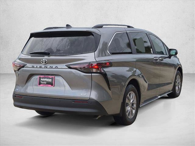 New 2026 Toyota Sienna XLE FWD image 2