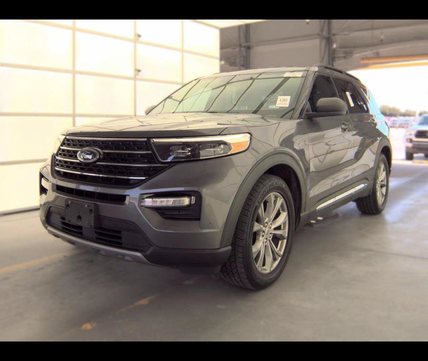 Used 2021 Ford Explorer XLT w/ Equipment Group 202A RWD image 2