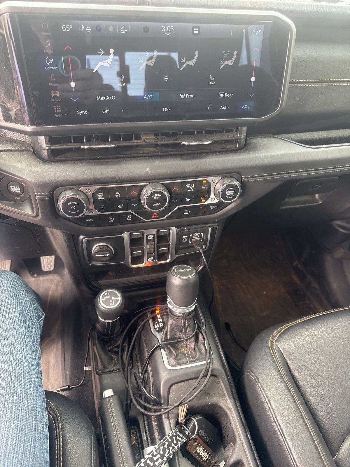 Used 2025 Jeep Gladiator Sport AWD/4WD image 16