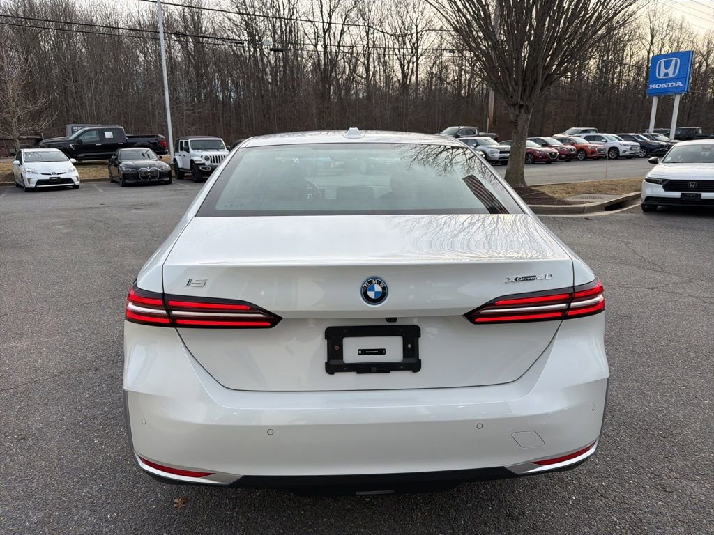 Used 2025 BMW i5 xDrive40 w/ Premium Package image 24