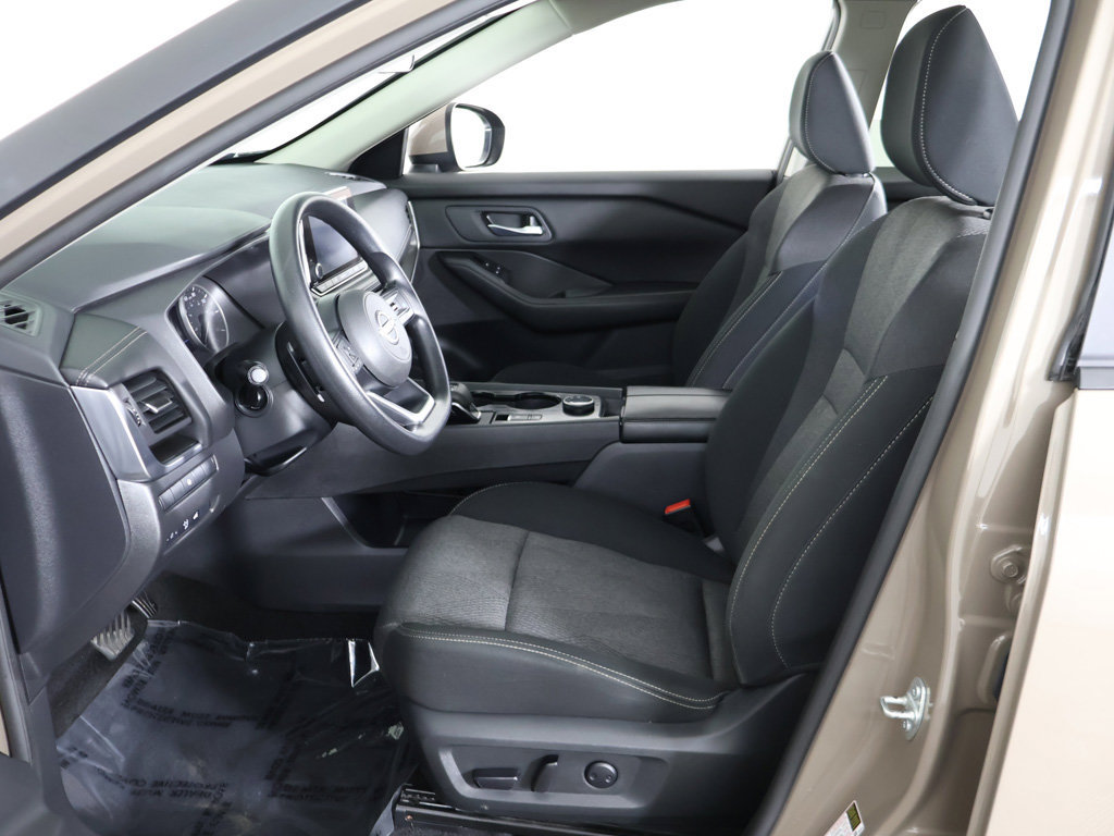 Used 2024 Nissan Rogue SV AWD/4WD image 29