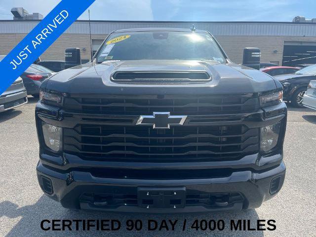 Used 2024 Chevrolet Silverado 2500 Custom w/ Custom Value Package AWD/4WD image 2