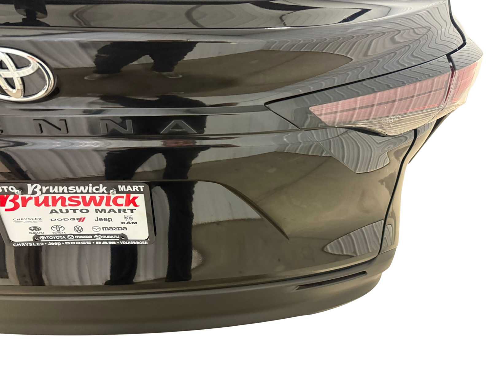 Certified 2026 Toyota Sienna LE AWD/4WD image 18