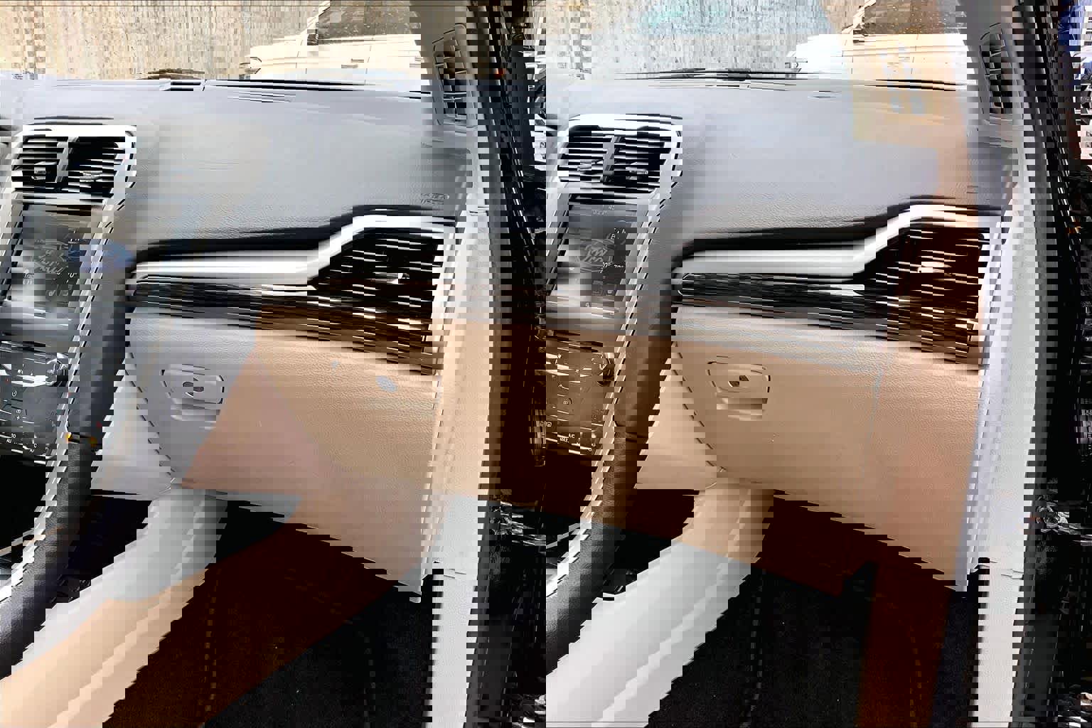 Used 2014 Ford Fusion SE w/ Equipment Group 202A image 18