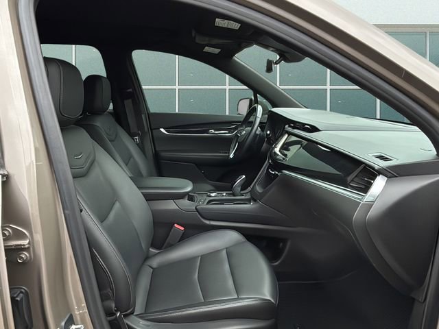 Used 2022 Cadillac XT6 Premium Luxury w/ Technology Package AWD/4WD image 14