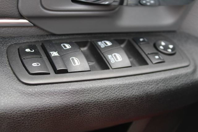Used 2024 RAM 1500 Classic SLT AWD/4WD image 15