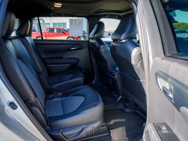 Used 2022 Toyota Highlander XSE image 22