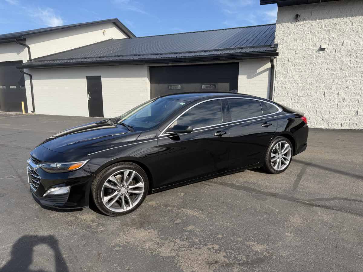 Used 2022 Chevrolet Malibu LT image 2