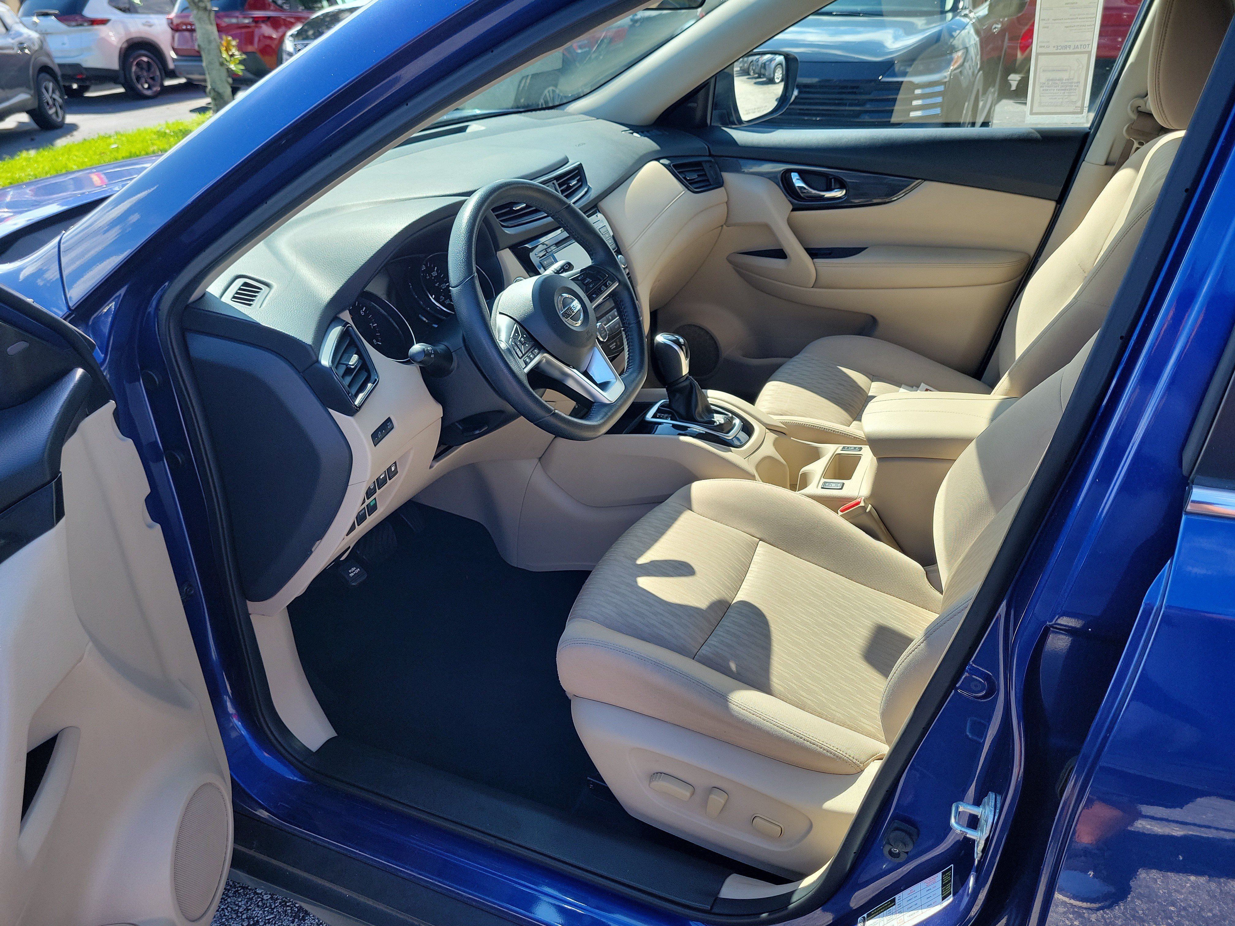Certified 2020 Nissan Rogue SV FWD image 13