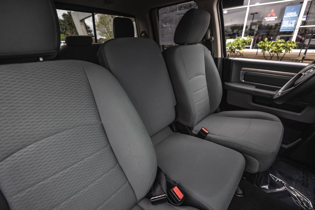 Used 2017 RAM 1500 Classic SLT AWD/4WD image 30