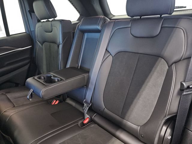 New 2026 Jeep Grand Cherokee Altitude AWD/4WD image 37