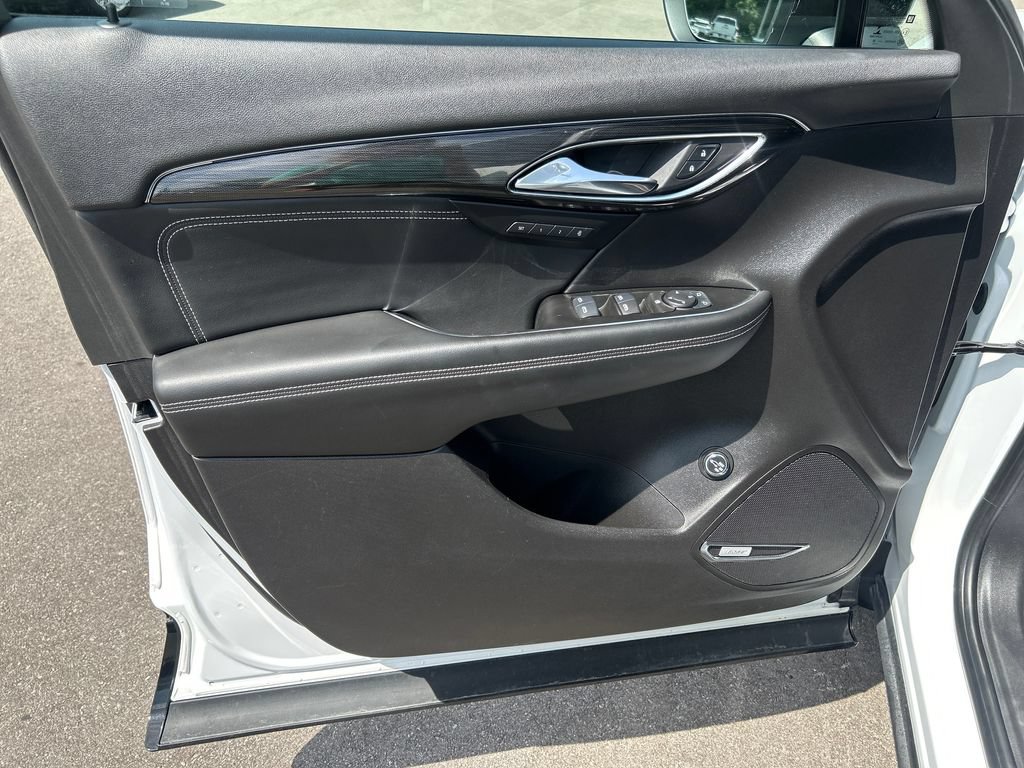 Used 2022 Buick Envision Essence w/ Technology Package I FWD image 18