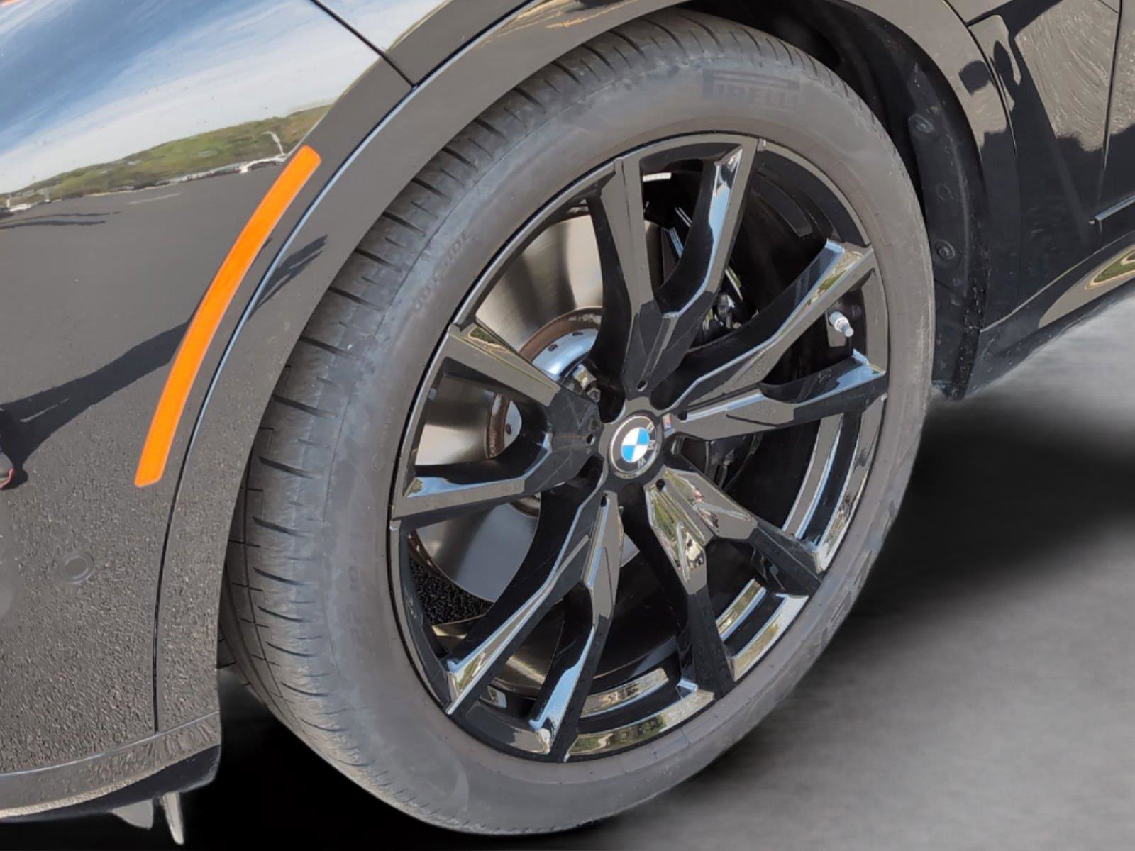 Used 2025 BMW X7 xDrive40i w/ Executive Package image 11