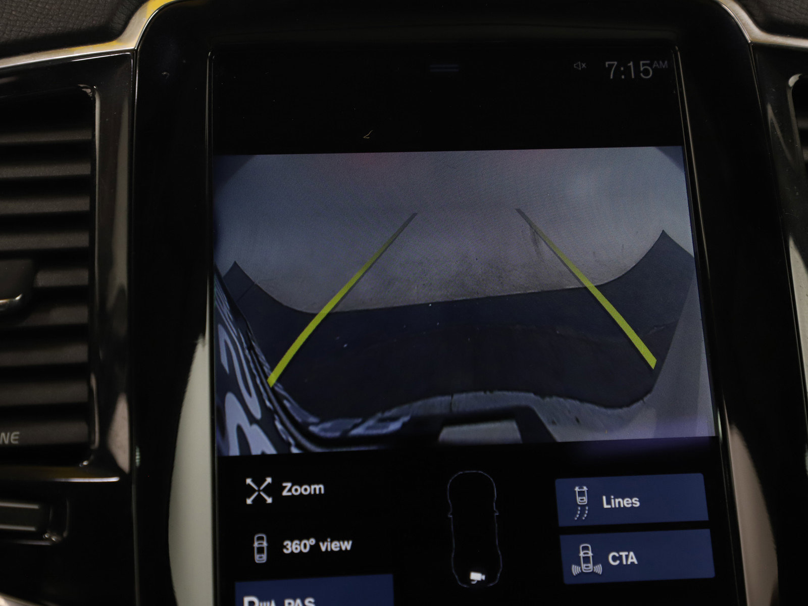 Used 2016 Volvo XC90 T6 Momentum w/ Momentum Plus Package image 32