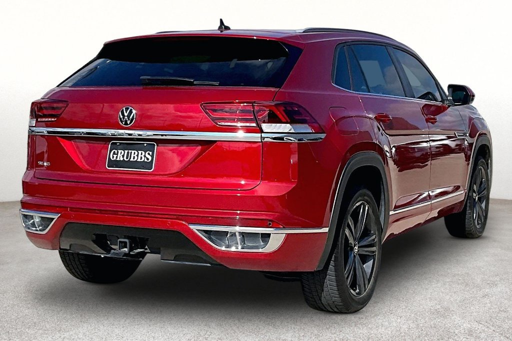 Used 2021 Volkswagen Atlas Cross Sport SE w/ Panoramic Sunroof Package FWD image 2