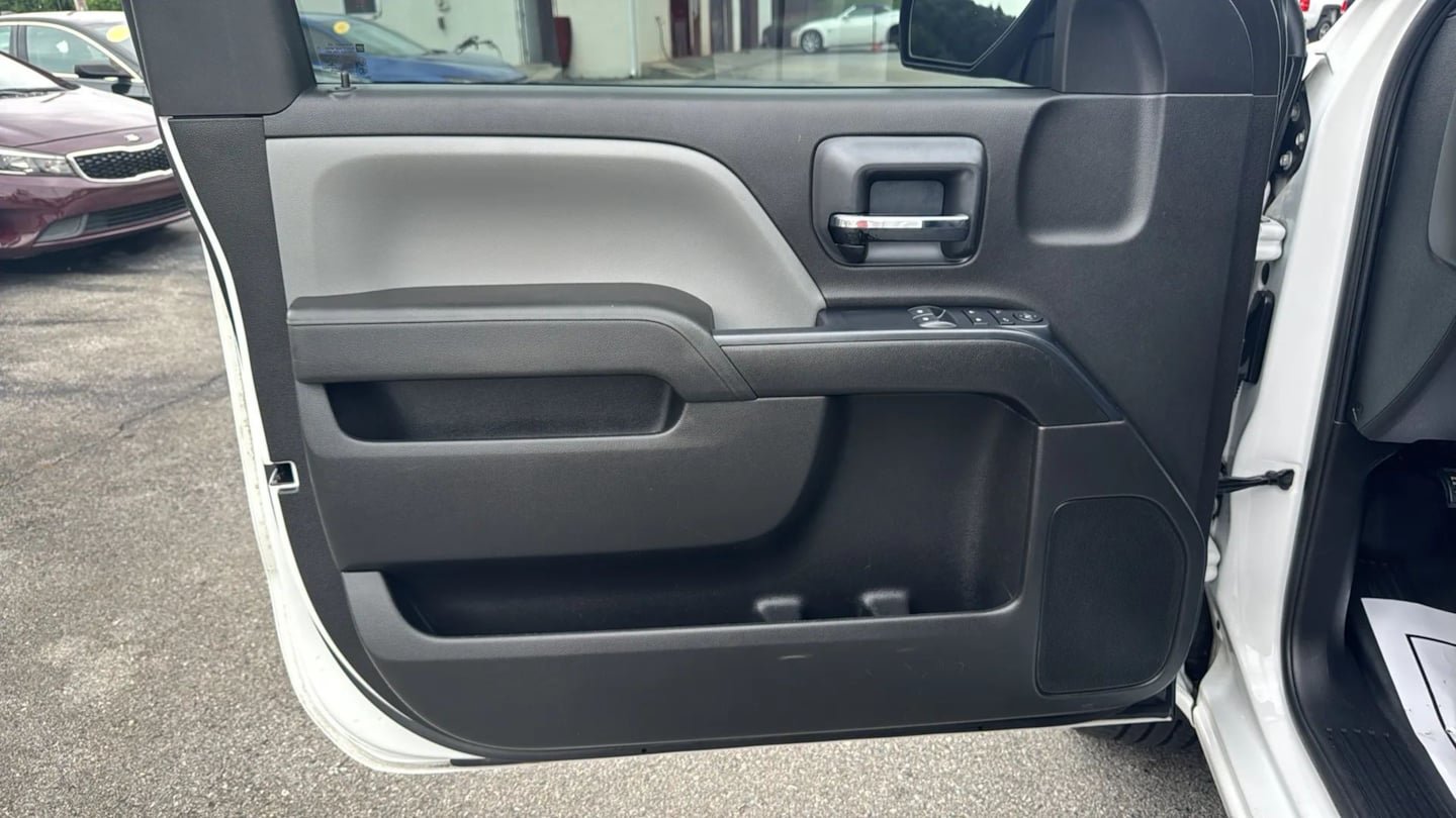 Used 2018 GMC Sierra 1500 2WD Regular Cab image 9