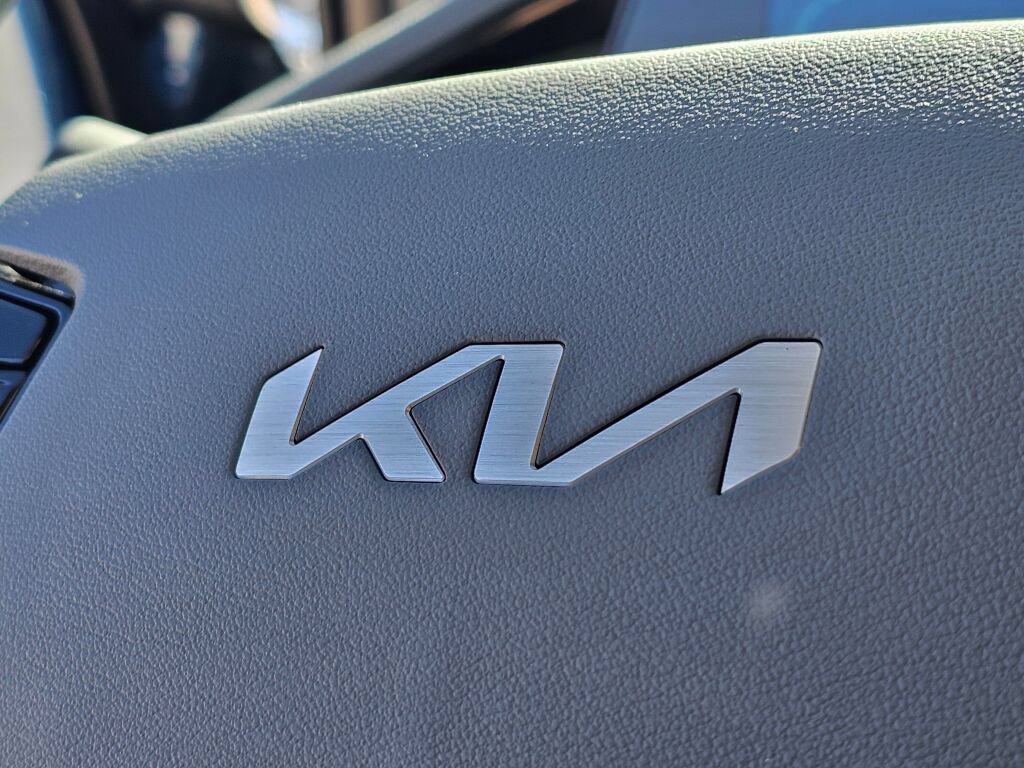 New 2026 Kia Niro EX FWD image 21