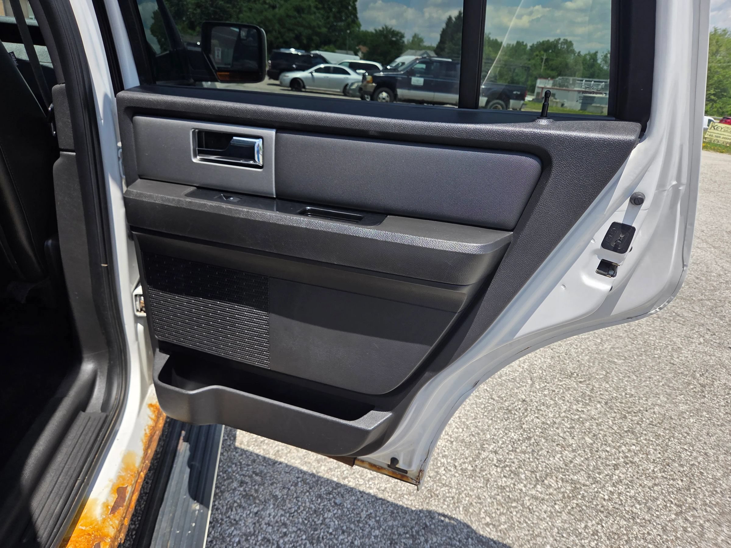 Used 2013 Ford Expedition Limited AWD/4WD image 21