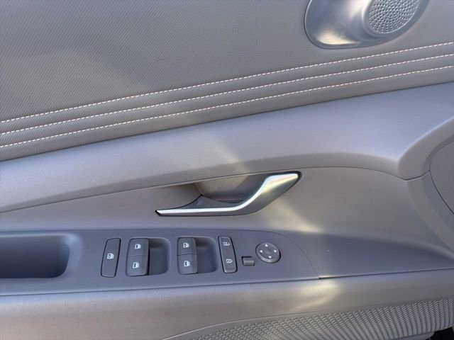 Used 2025 Hyundai Elantra SEL FWD image 23