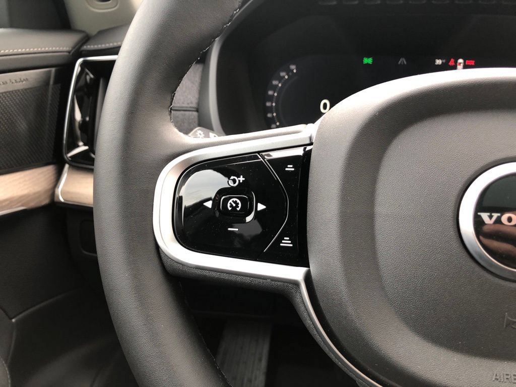New 2026 Volvo XC90 B6 Plus w/ Protection Package Premier AWD/4WD image 15