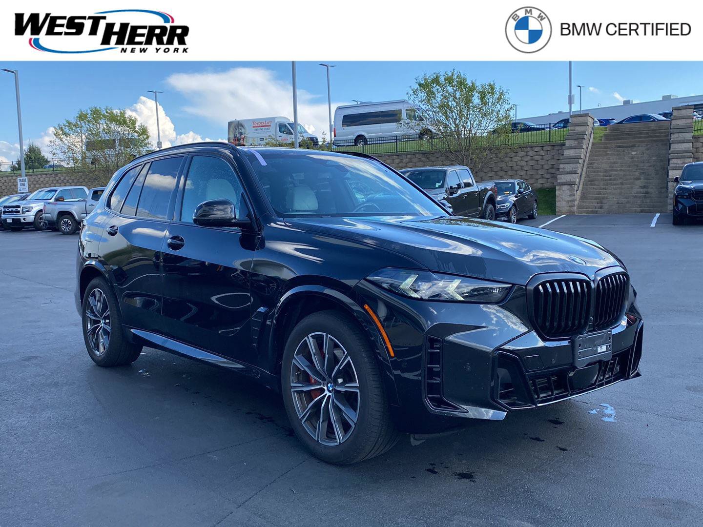 Used 2024 BMW X5 xDrive40i w/ M Sport Package AWD/4WD image 1