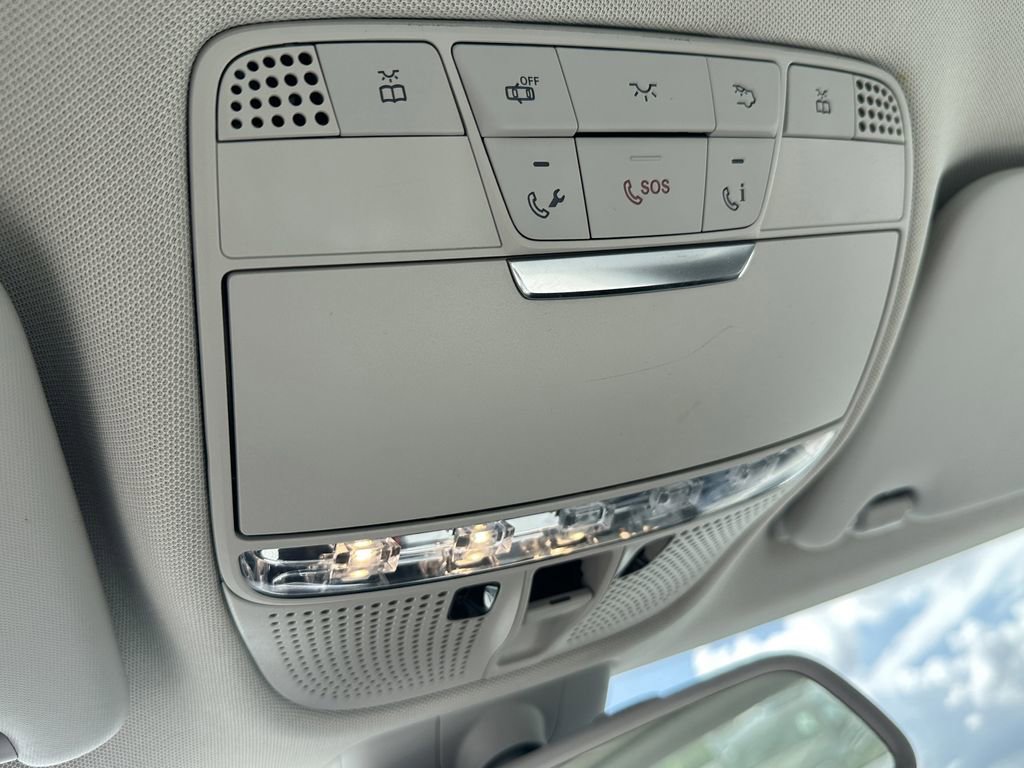 Used 2018 Mercedes-Benz C 300 Sedan image 32