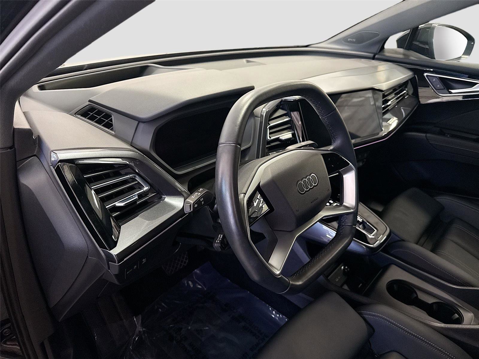 Certified 2023 Audi Q4 e-tron Prestige w/ Black Optic Package image 9